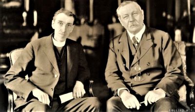 Arthur Conan Doyle (rechts) en George Vale Owen, beroemde engelse spiritualist begin 20e eeuw